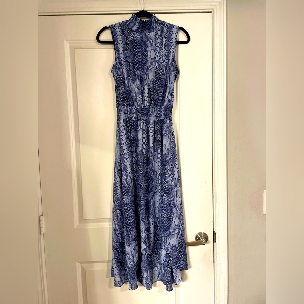 NANETTE LEPORE Blue Snakeskin Print High-Low Sleeveless Smocked‎ Midi Dress Size